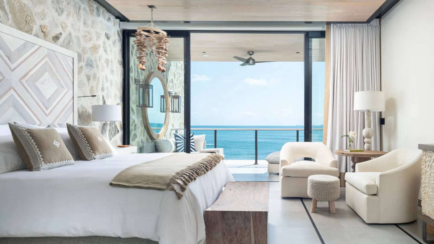 Four Bedroom Oceanfront Sky Residence with Hot Tub