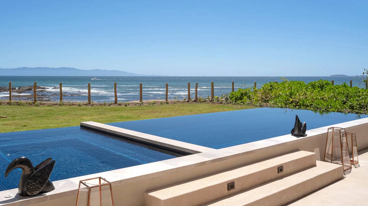 Three Bedroom Oceanfront Cliffside Residence with Pool