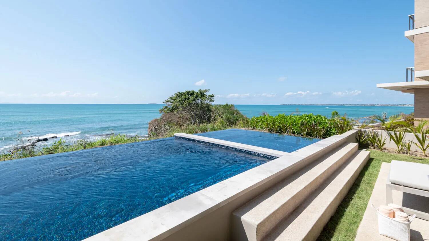 Three Bedroom Oceanfront Cliffside Residence with Pool