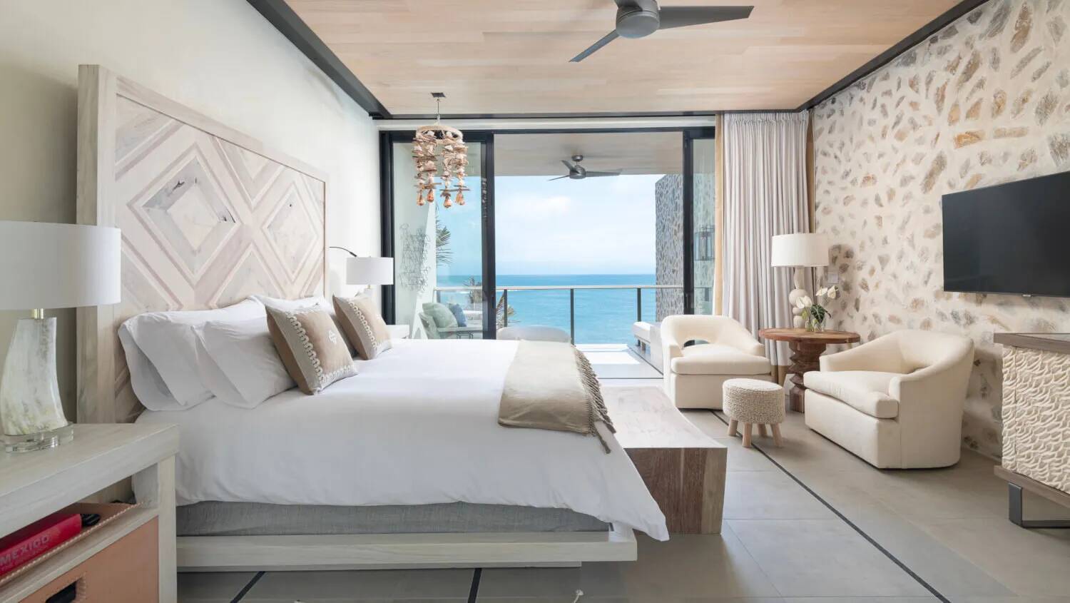 Three Bedroom Oceanfront Cliffside Residence with Hot Tub