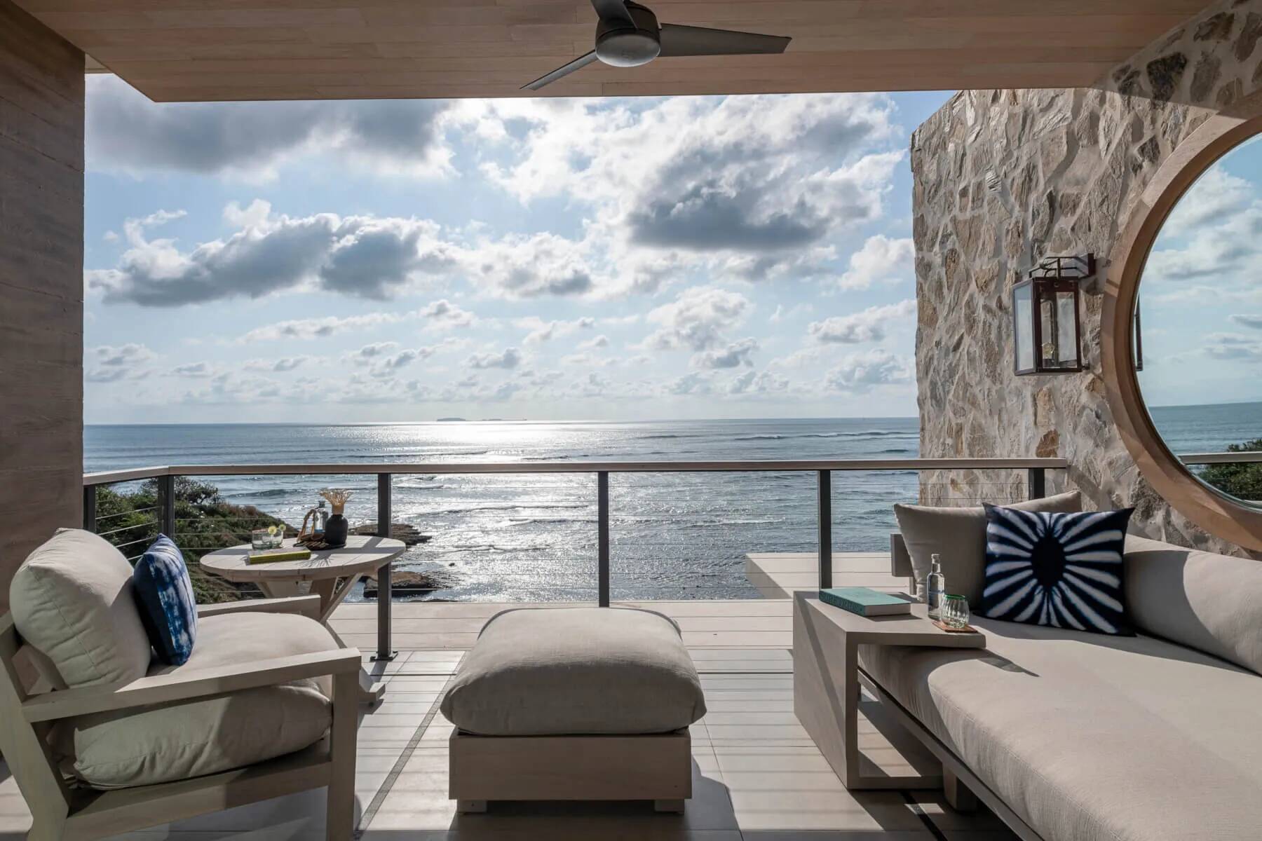 Three Bedroom Oceanfront Cliffside Residence with Hot Tub