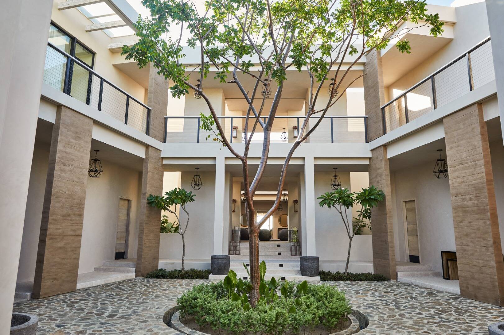 Pacifico: Seven Bedroom Oceanfront Villa with Pool