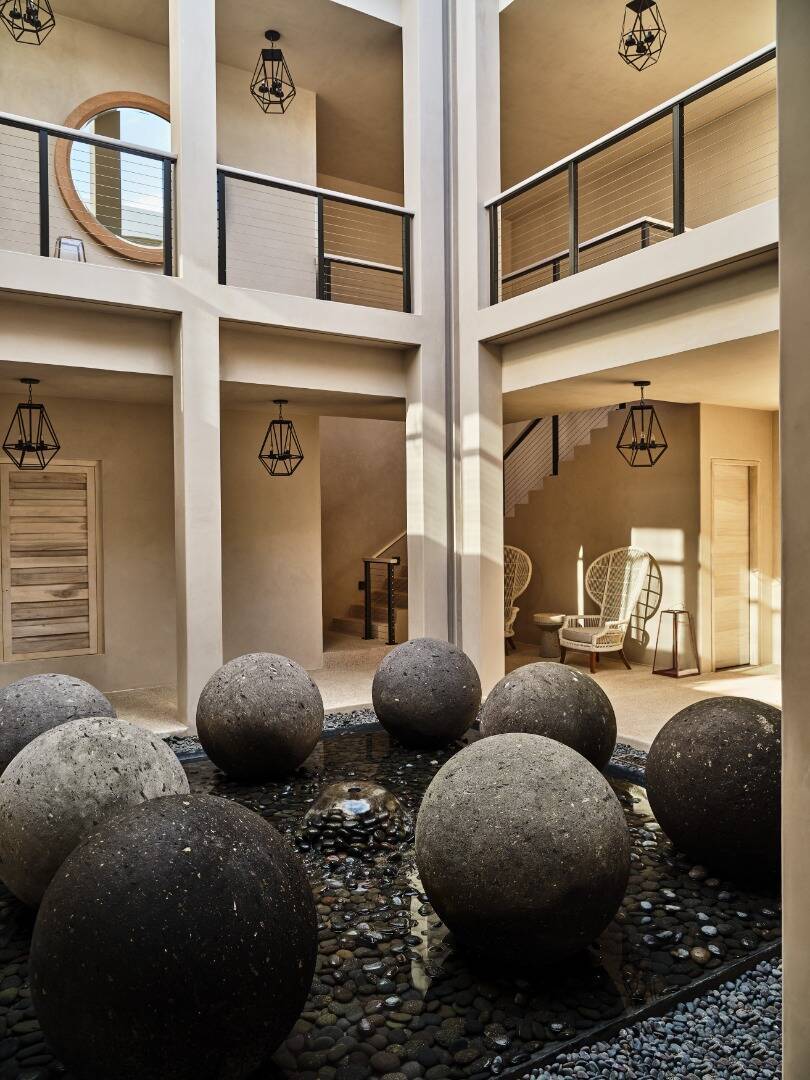 Pacifico: Seven Bedroom Oceanfront Villa with Pool