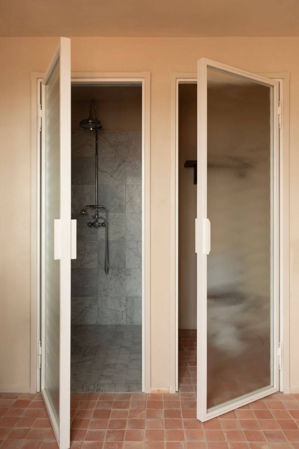 Clarisse Queen Room