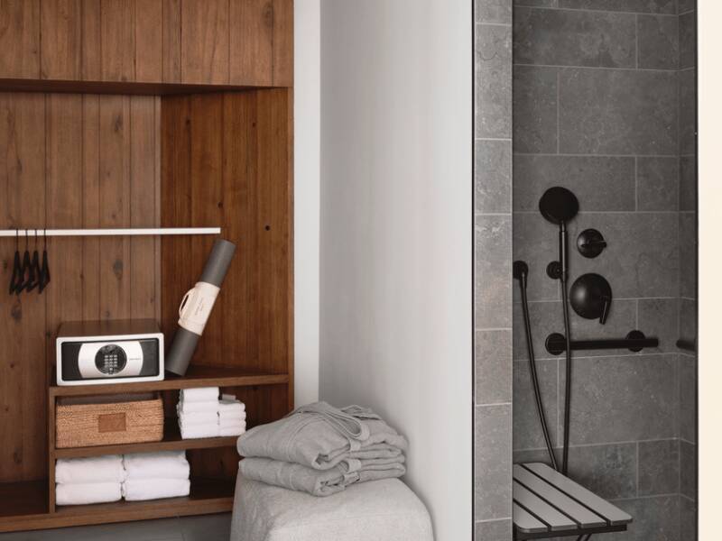 PANORAMIC WATERFRONT SUITE