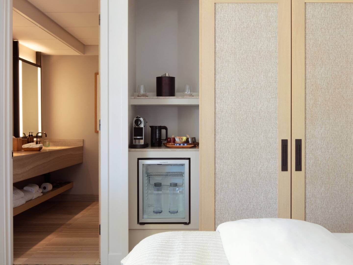  Partial Ocean View King Hearing Accessible