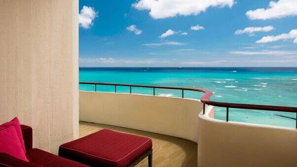Mailani Ocean Corner Tower Lounge