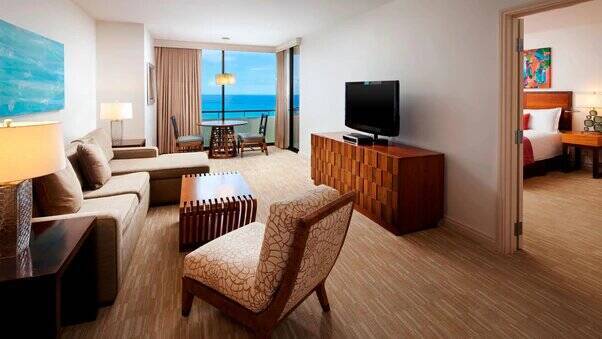 Mailani Tower Ocean Suite