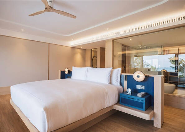 Deluxe Sea View Suite