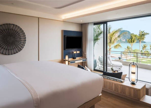 Deluxe Sea View Suite