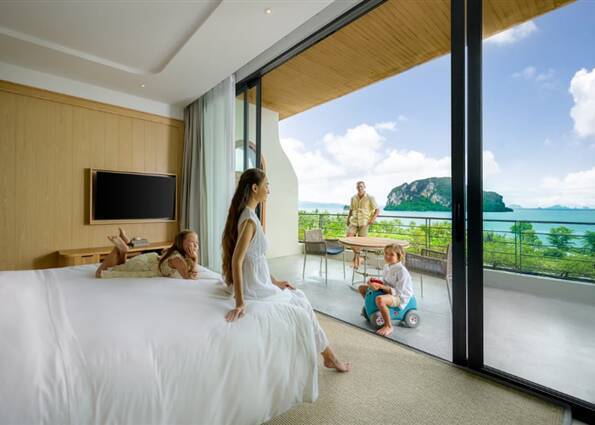 Grand Family Sea View Suite