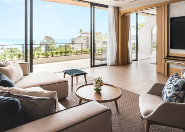 Grand Family Sea View Suite