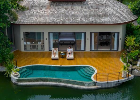 Lagoon Pool Villa