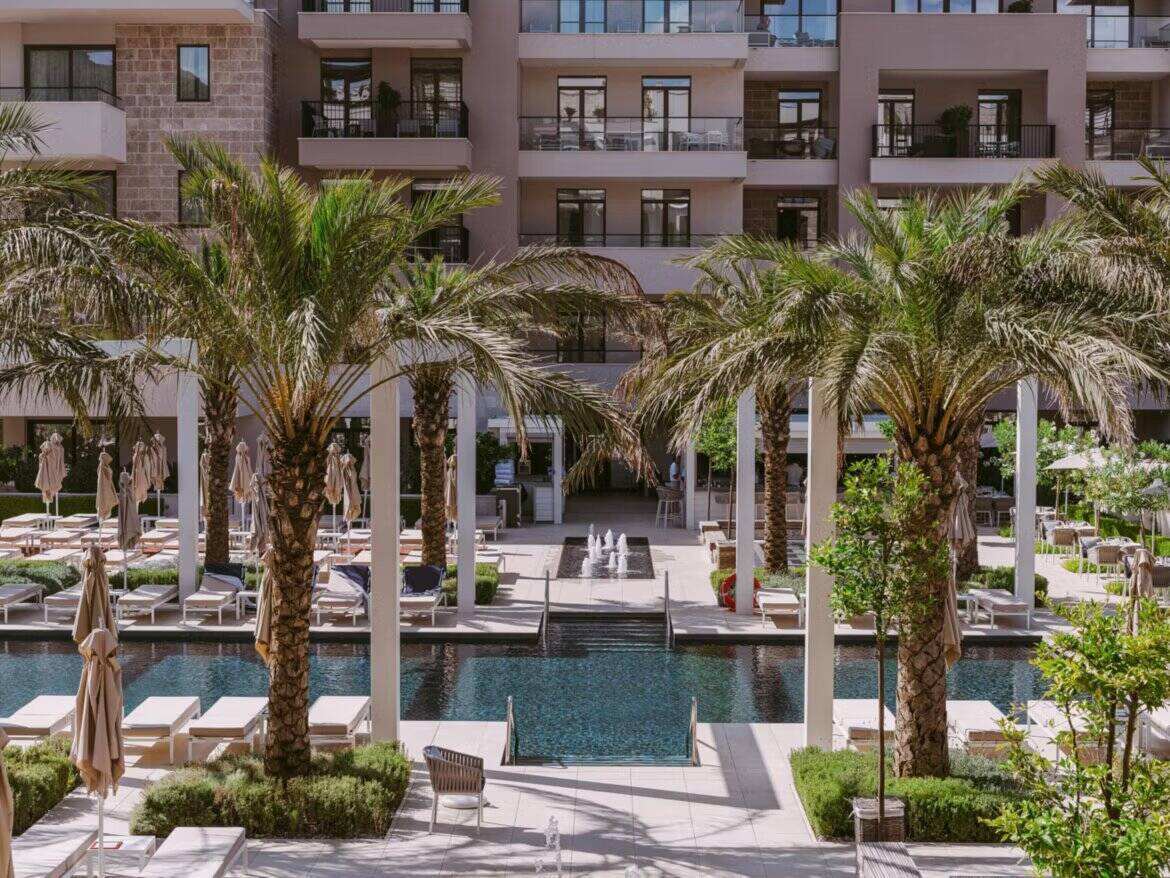  King Premium Pool View Balcony
