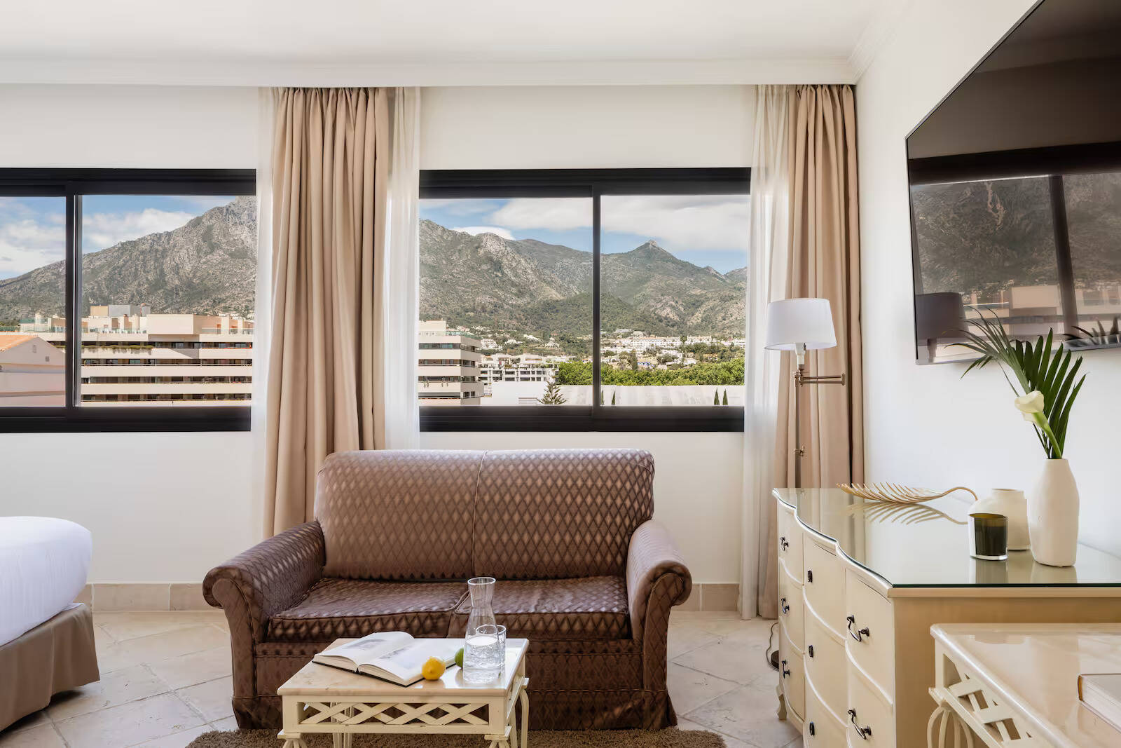 Classic Mountain View Room