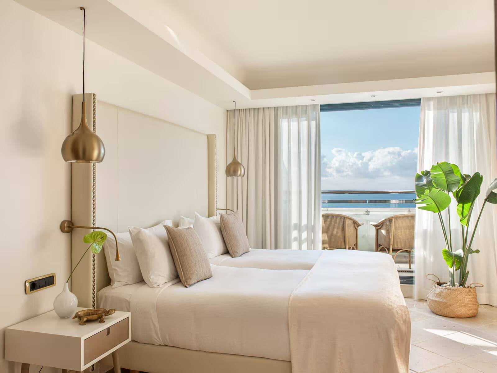 RedLevel Supreme Room Front Sea View