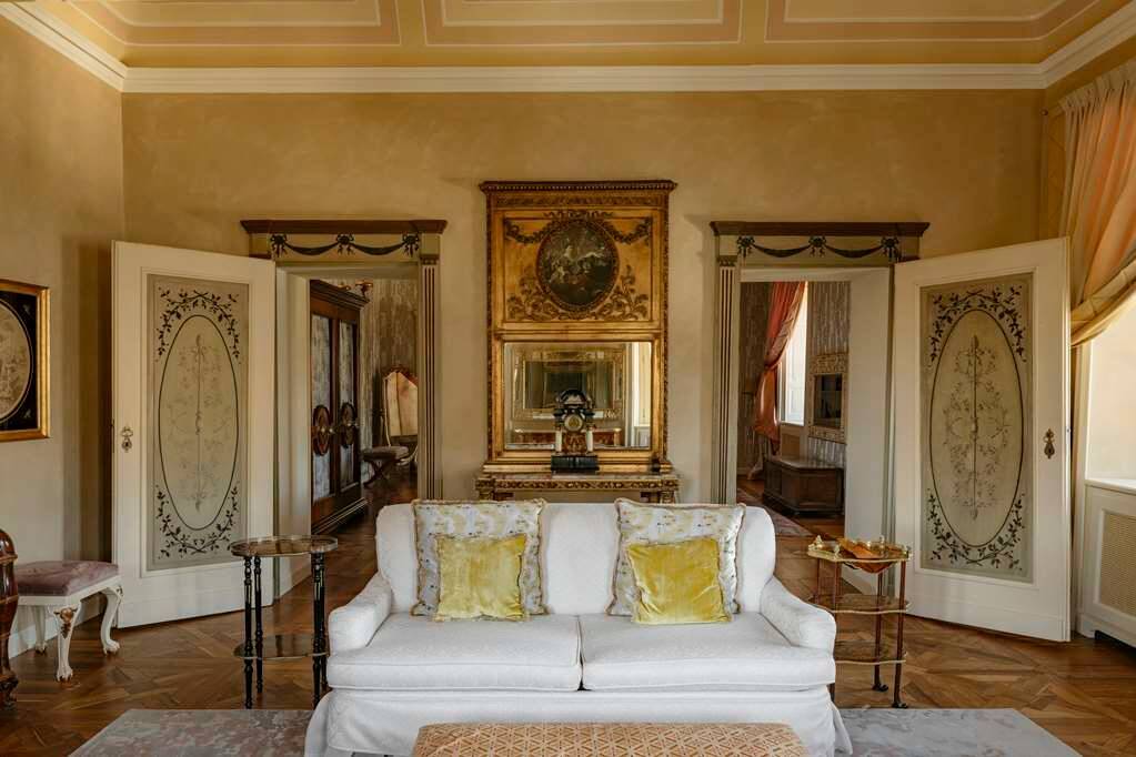 SUITE NORMA IN THE VILLA WITH LAKE VIEW