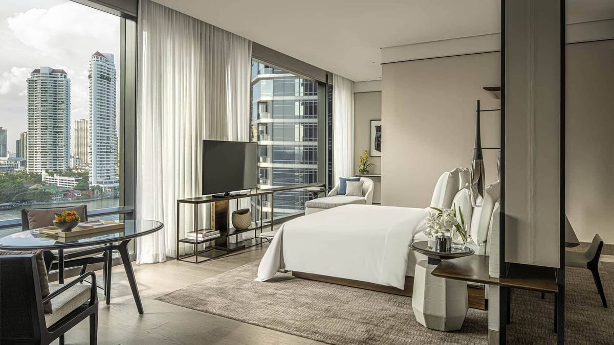 Four Seasons River view Room King 