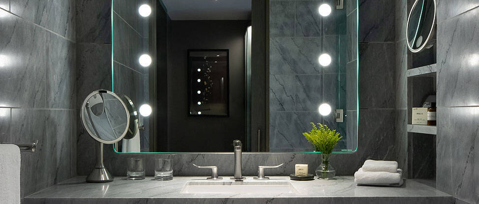 CENTURY PLAZA ONE BEDROOM SUITE KING