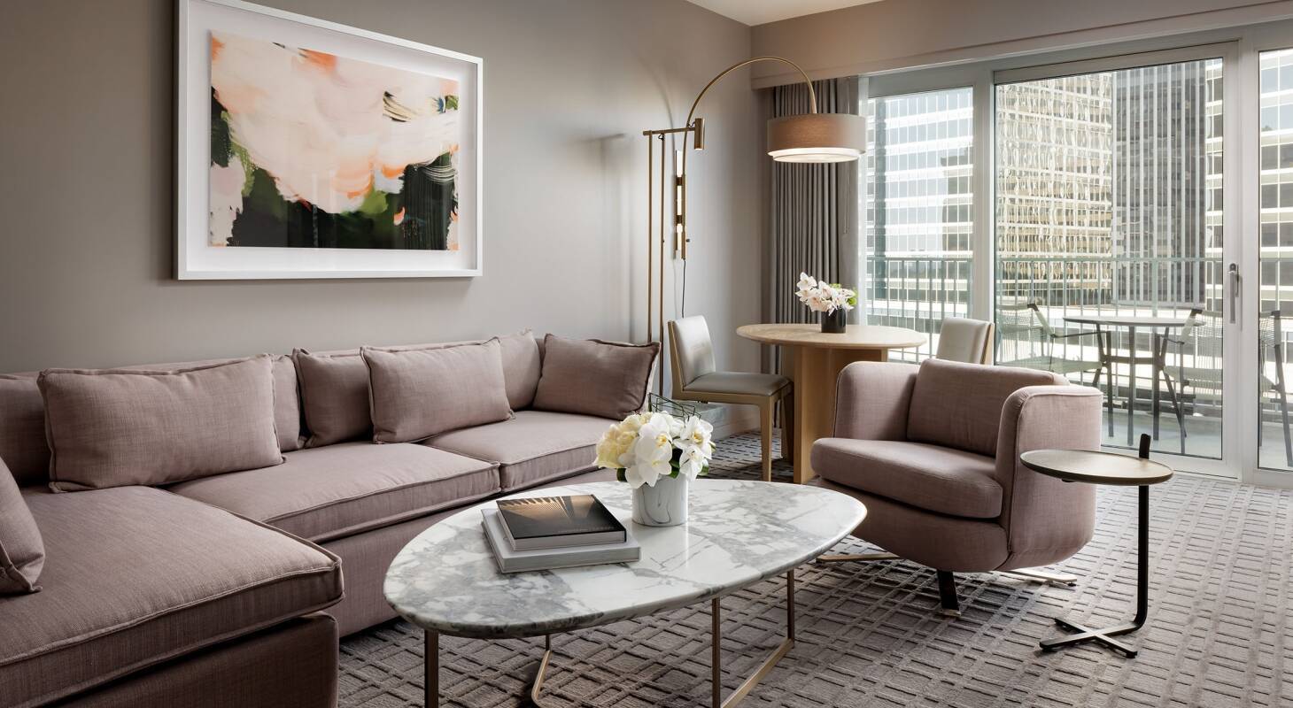 FAIRMONT GOLD SIGNATURE CORNER SUITE