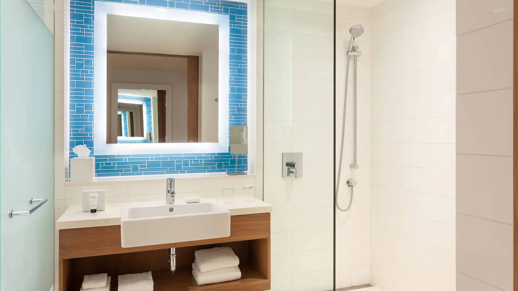 One Bedroom Ocean View Residence King (West Tower)