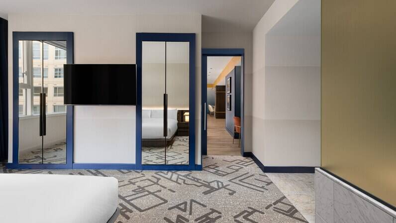 Luxe Level Oasis Suite 1 King