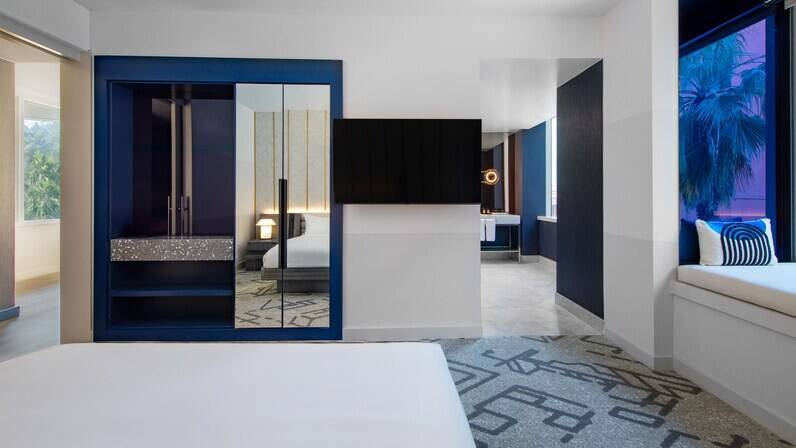 Luxe Level Vista Suite 1 King