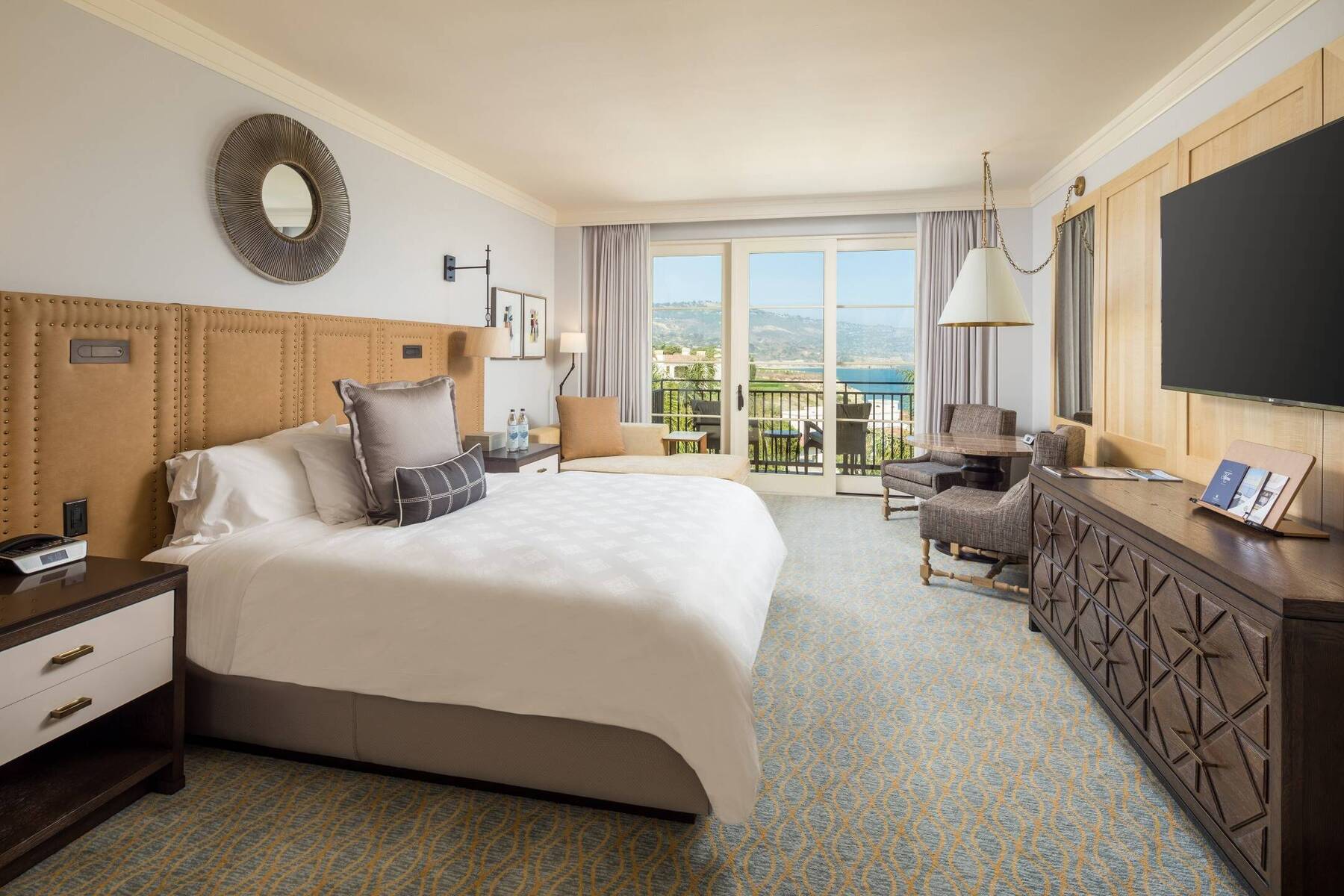 HOTEL KING GUESTROOM OCEAN VIEW
