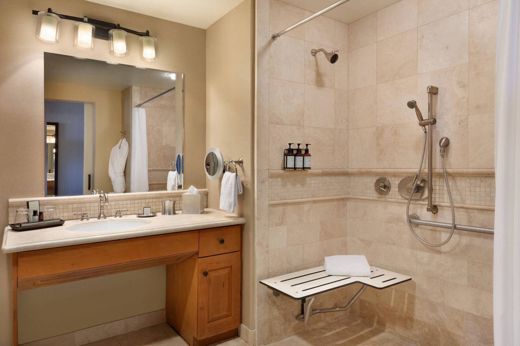 ACCESSIBLE DOUBLE GUESTROOM