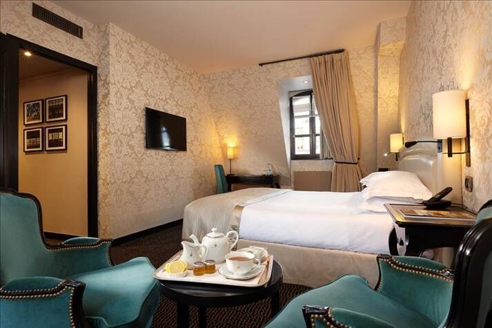 Deluxe Room 