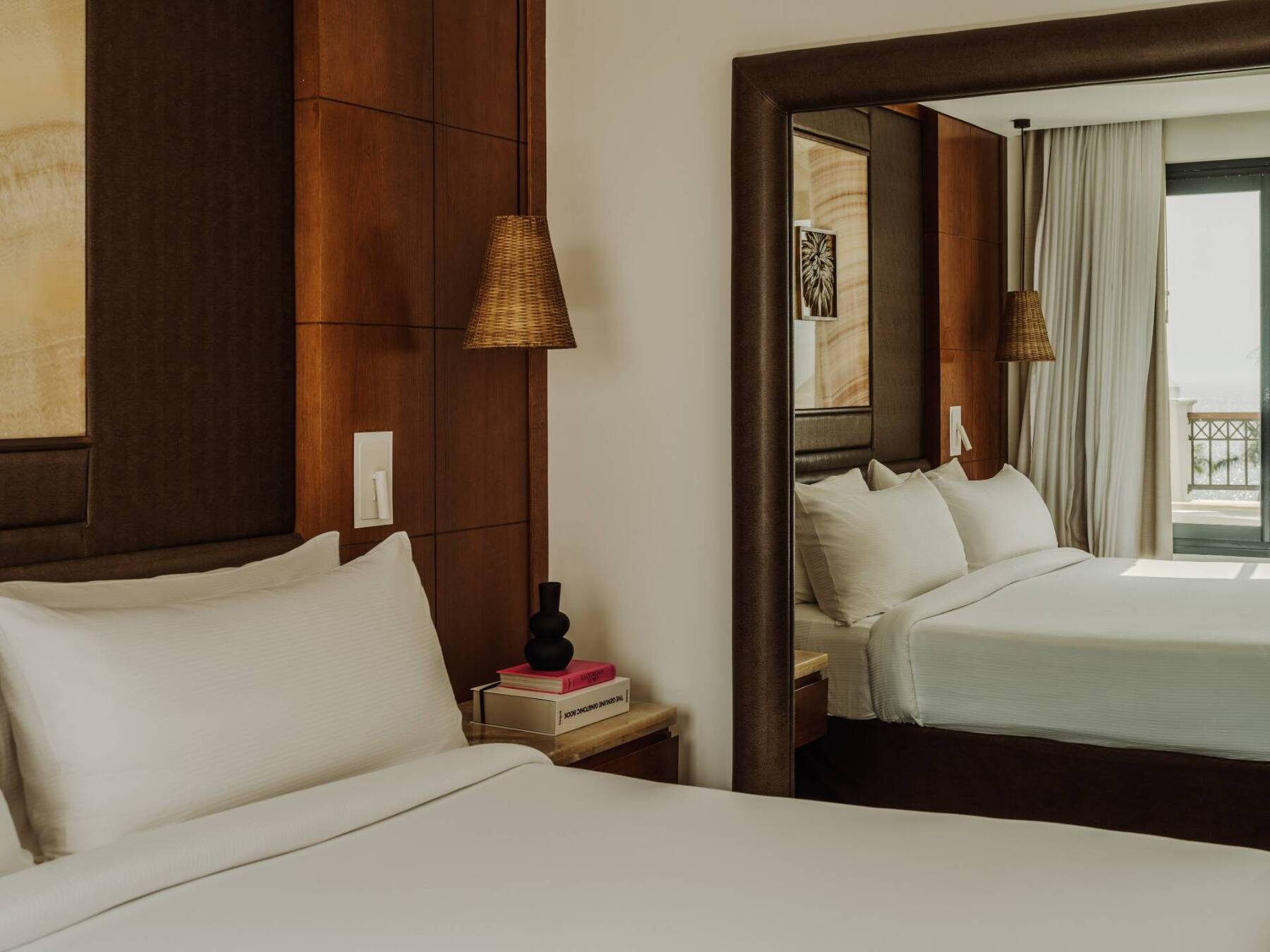 DELUXE ROOM PARTIAL OCEAN VIEW (ALL INCLUSIVE)