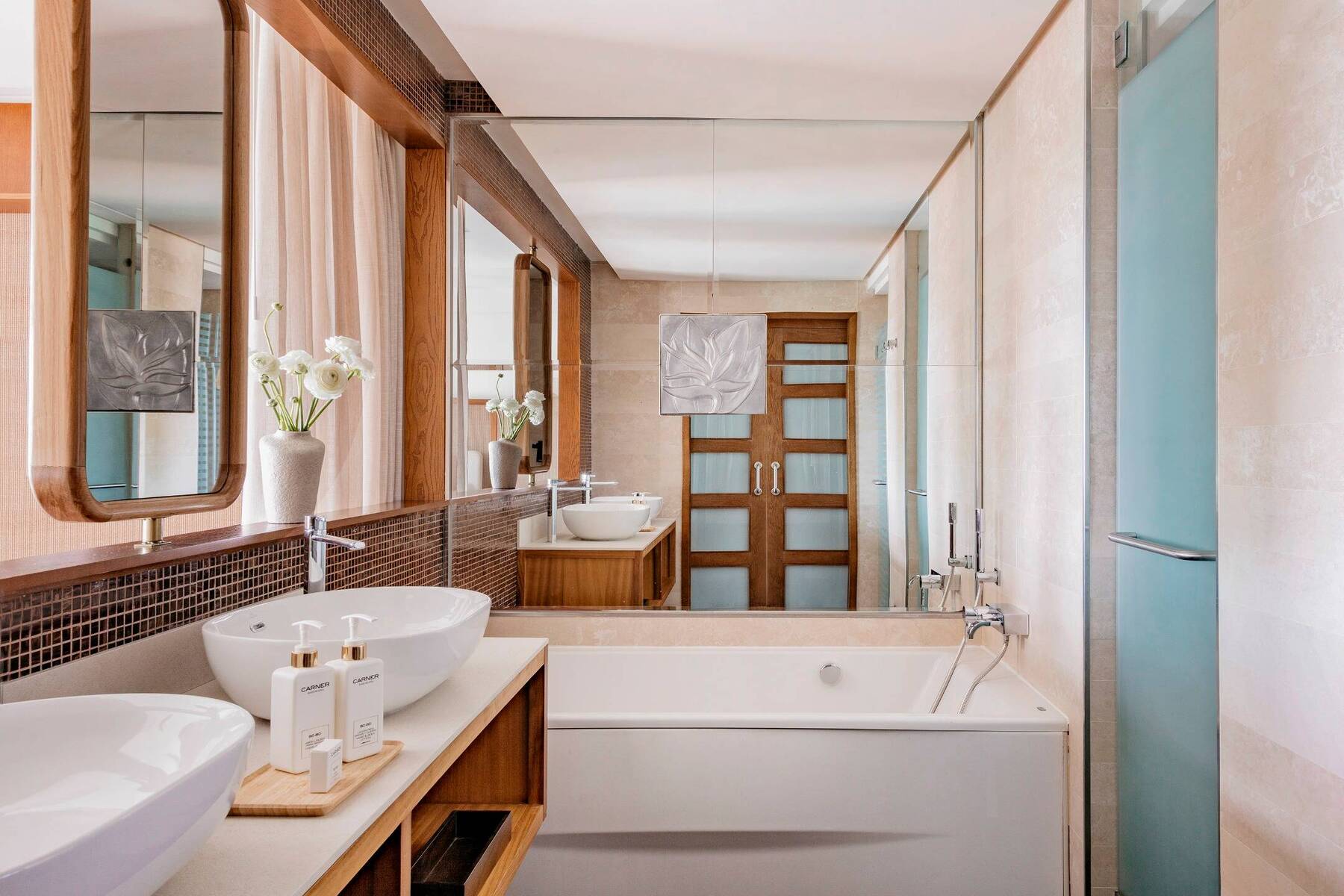 REDLEVEL MASTER SUITE OCEAN VIEW WITH BATHTUB ON TERRACE