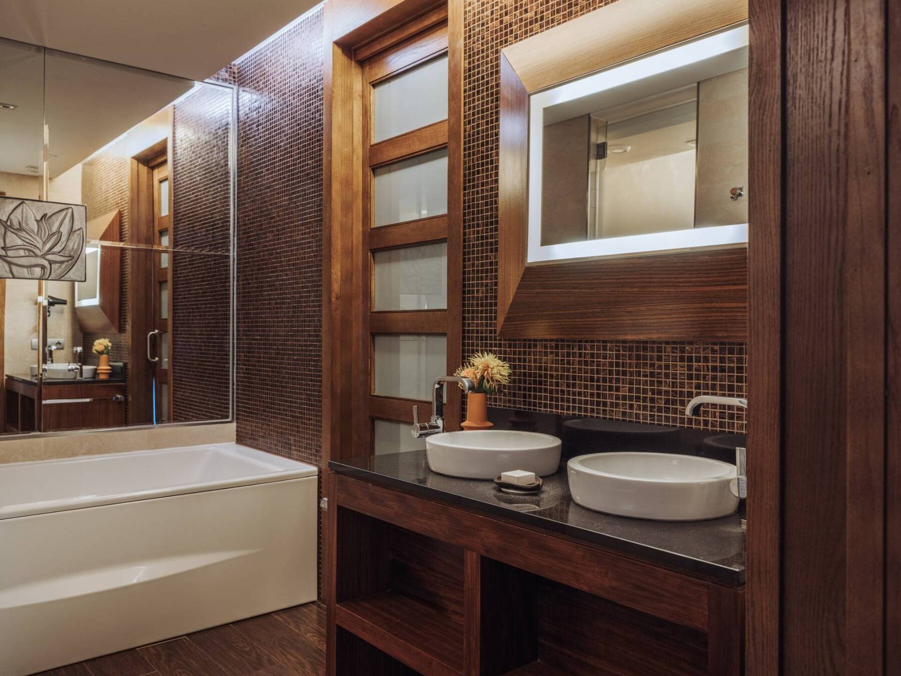 REDLEVEL JUNIOR SUITE WITH JACUZZI (ALL INCLUSIVE)