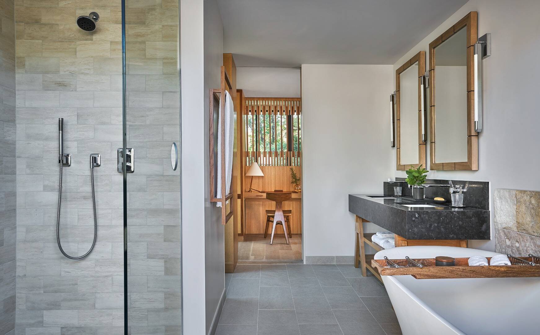 Deluxe Forest Two Bedroom Queen-Queen Suite
