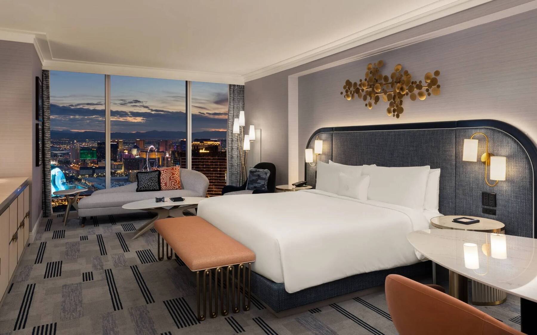 GOLD KING GREAT STRIP VIEW ROOM