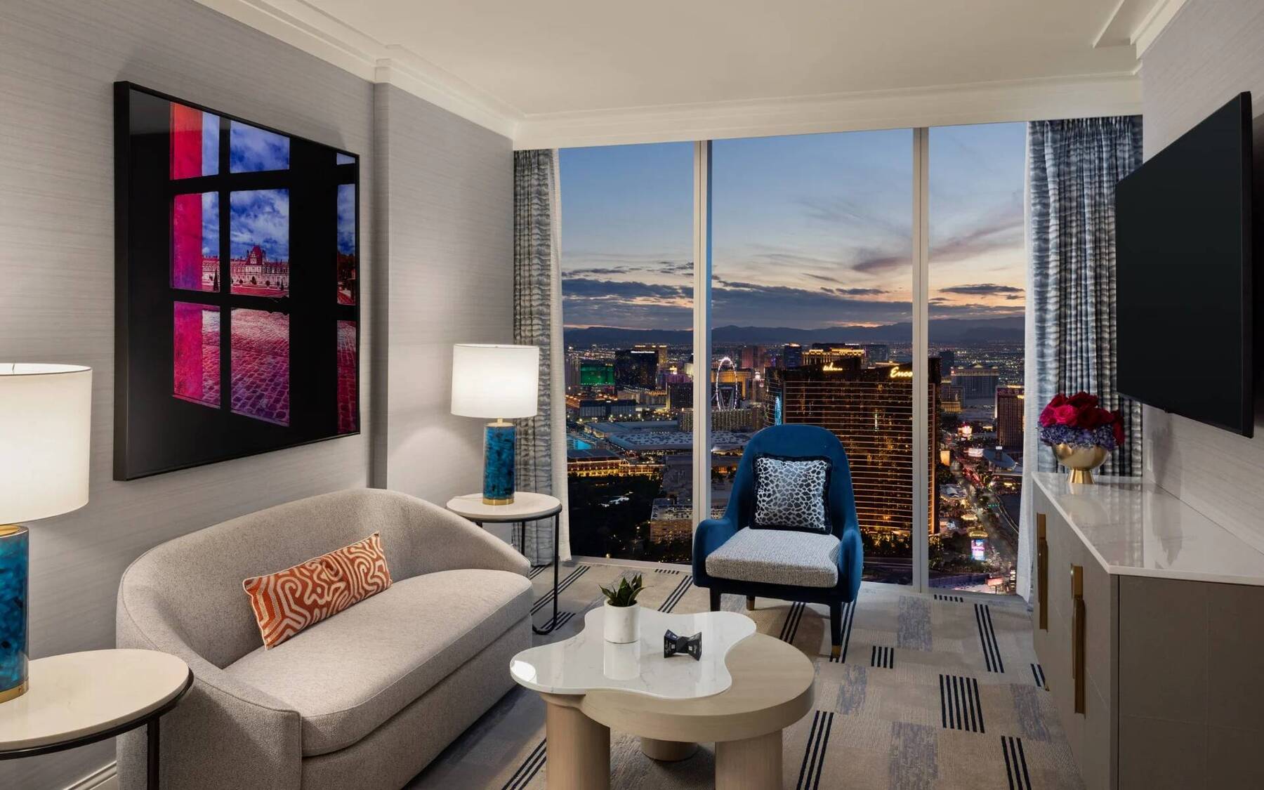 ROYAL GREAT STRIP VIEW SUITE