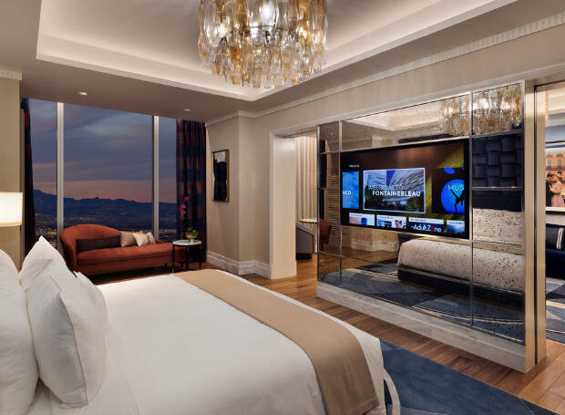 FLEUR DE LIS MONOGRAM SUITE