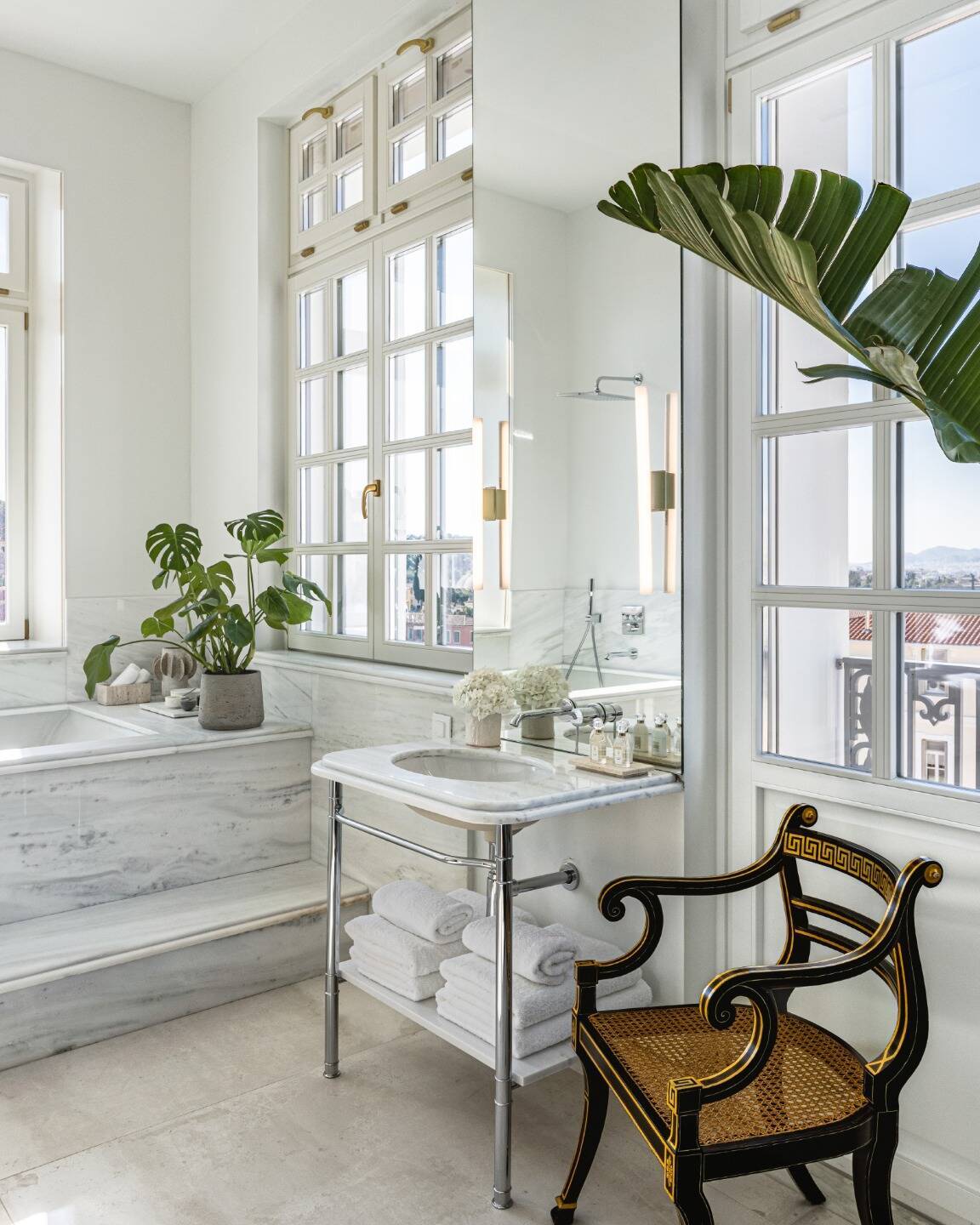 ACROPOLIS LUXURY JUNIOR SUITE