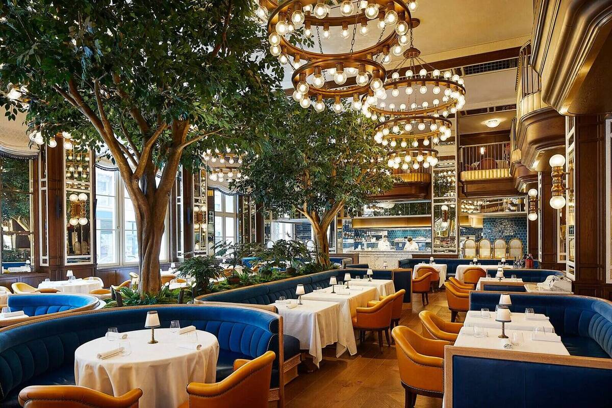  The Fifth Avenue Hotel