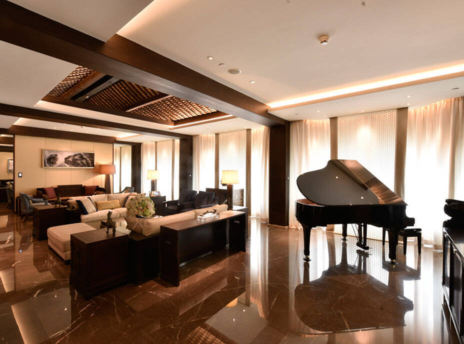 Pennisula Suite
