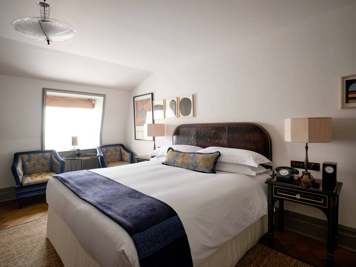 GRANDE ROOM