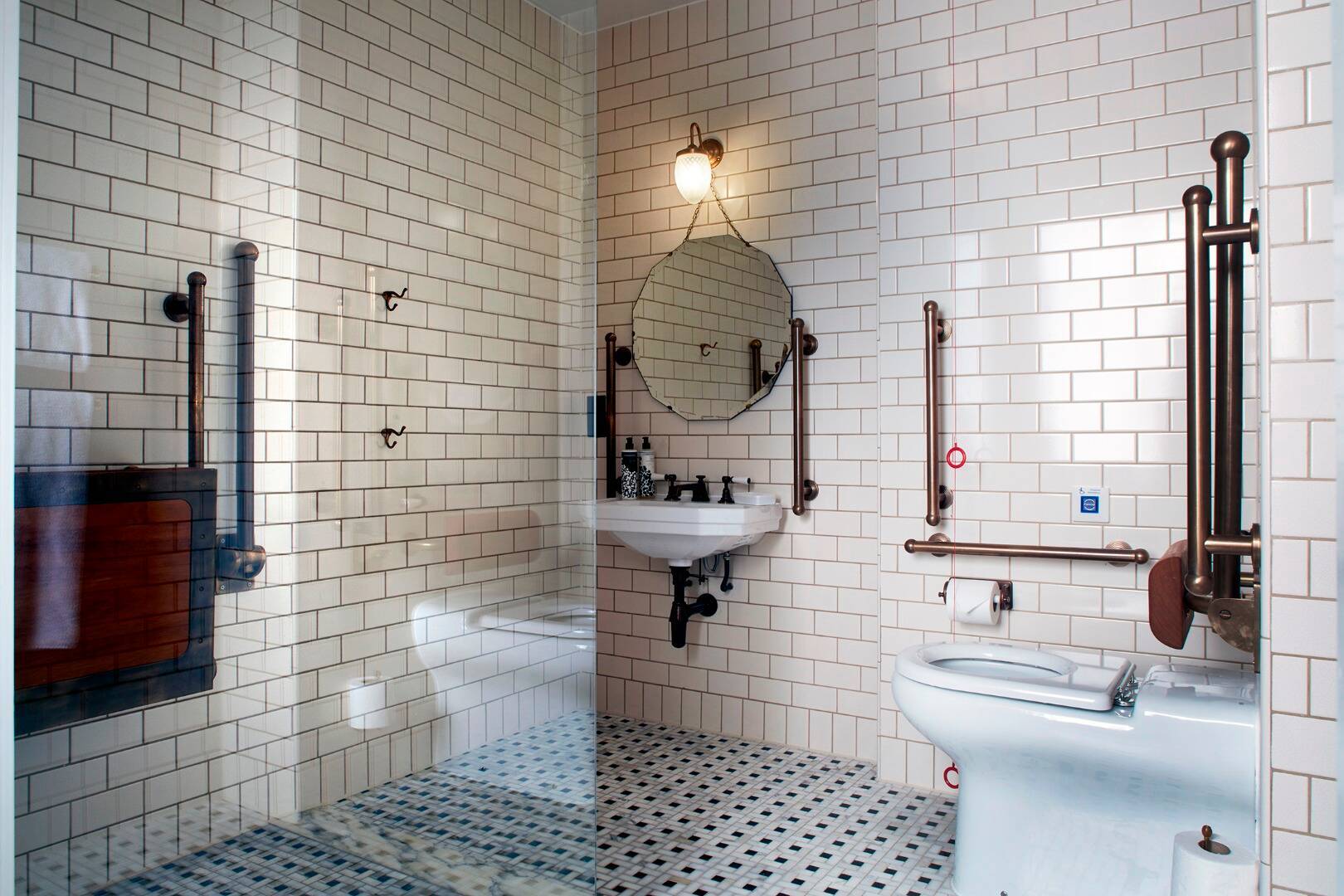 ACCESSIBLE ROOM