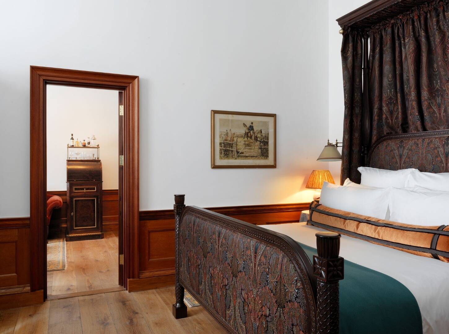 HERITAGE SUITE