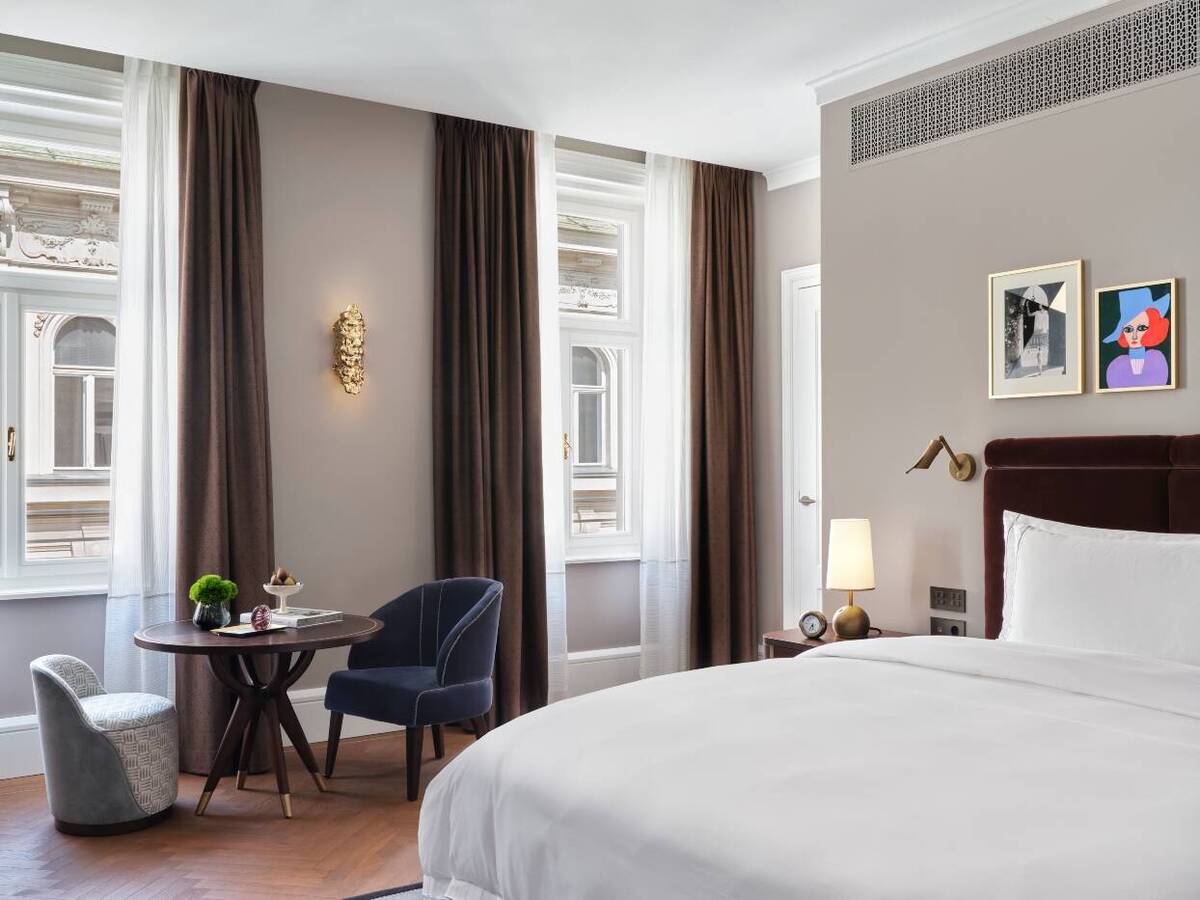 Premier King Room