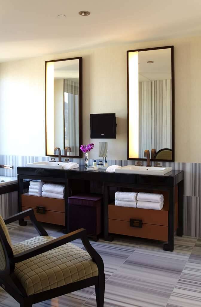 HUDSON SQUARE ONE BEDROOM SUITE