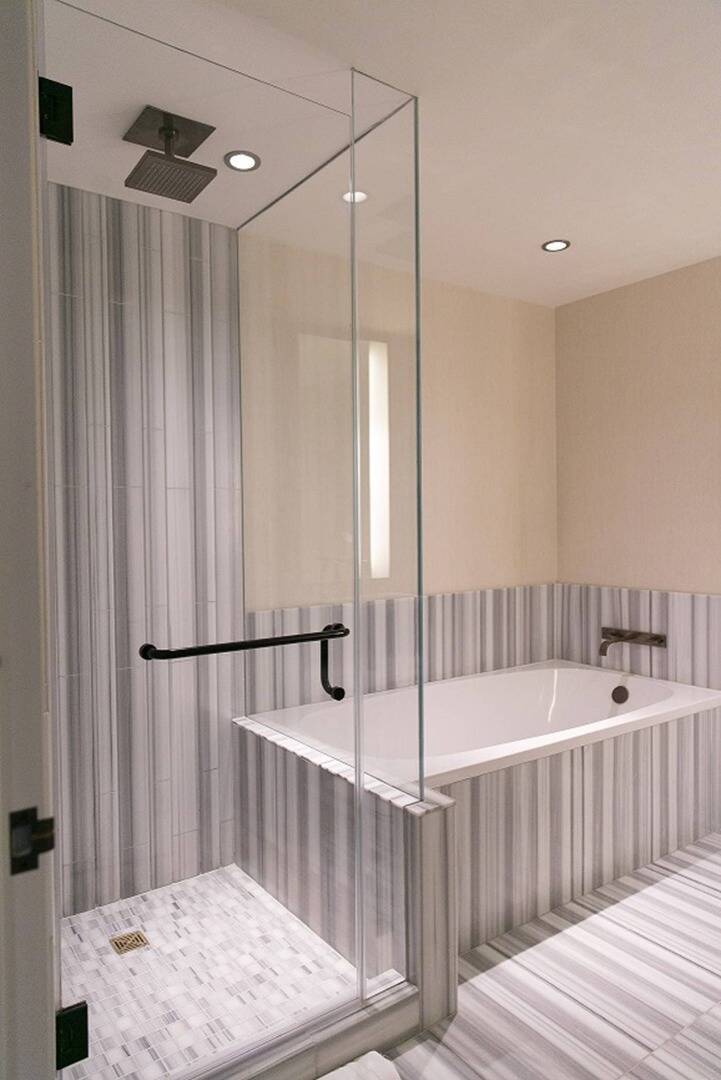 HUDSON SQUARE ONE BEDROOM SUITE