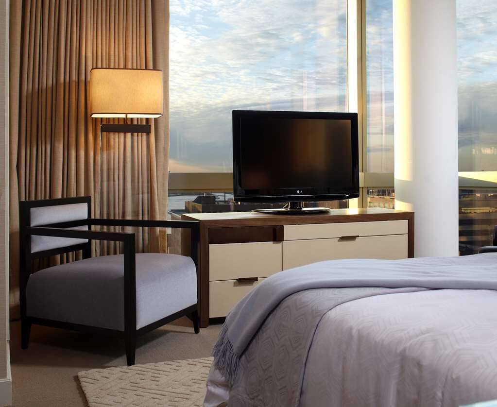 SKYLINE VIEW ONE BEDROOM SUITE
