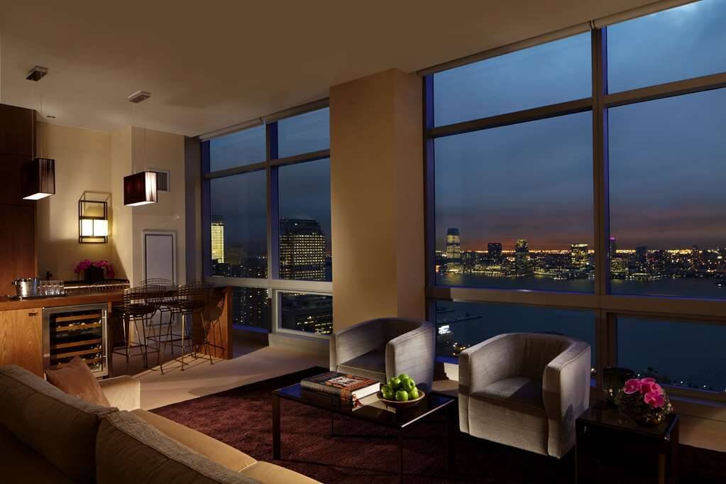 LANDMARK SUNSET PENTHOUSE