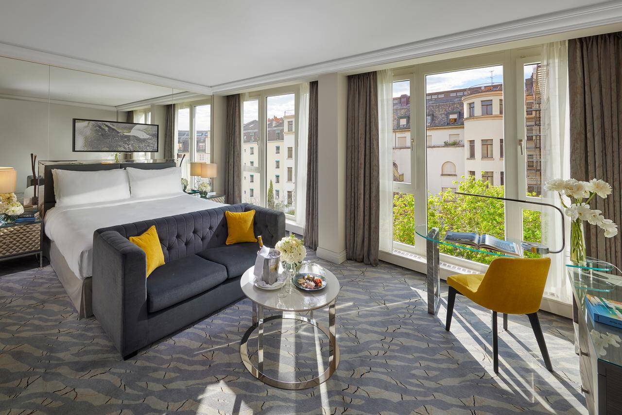 Deluxe Room - King Bed