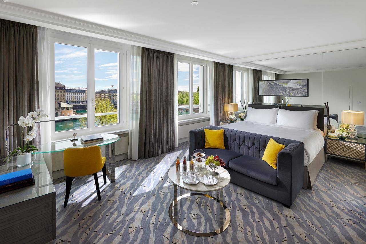 Family Room - River View